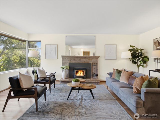7305 Earl Avenue NW, Seattle, WA 98117