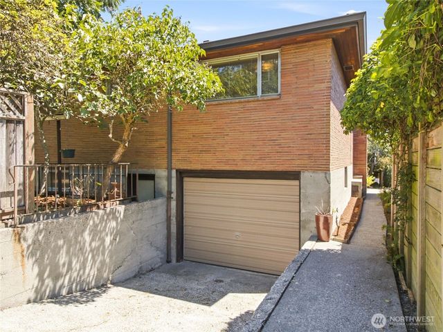 7305 Earl Avenue NW, Seattle, WA 98117