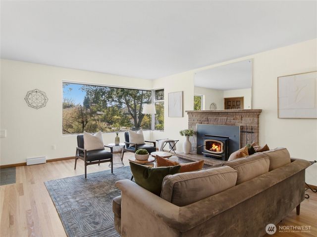 7305 Earl Avenue NW, Seattle, WA 98117