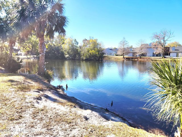 375 GREENCASTLE Road 72, Jacksonville, FL 32225