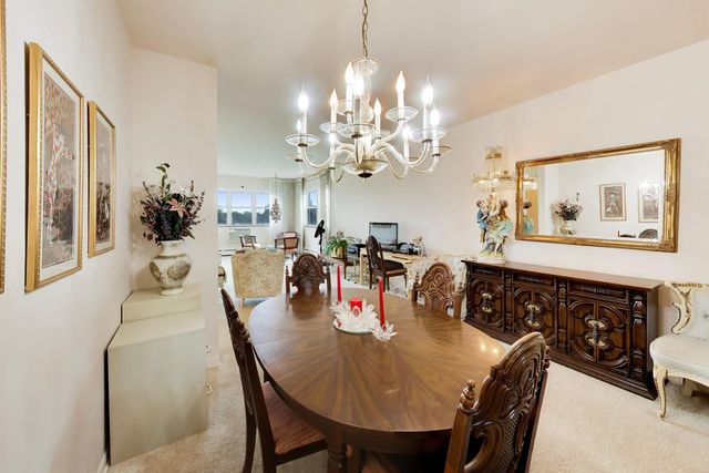 6040 N TROY Street 401, Chicago, IL 60659