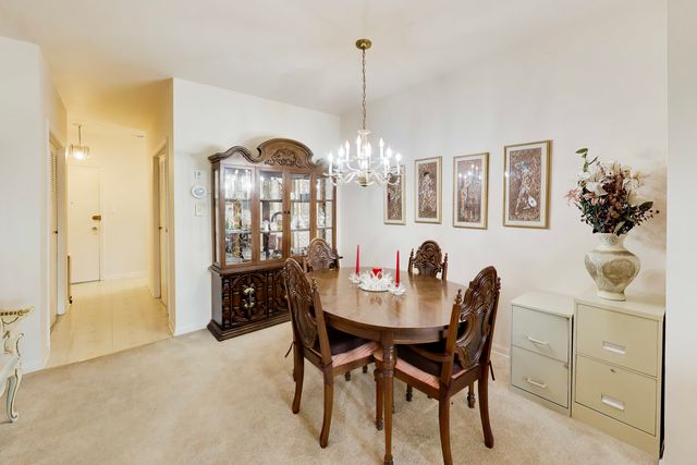6040 N TROY Street 401, Chicago, IL 60659
