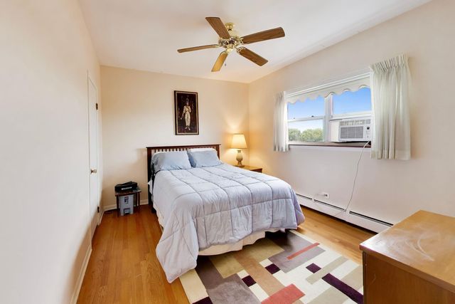 6040 N TROY Street 401, Chicago, IL 60659