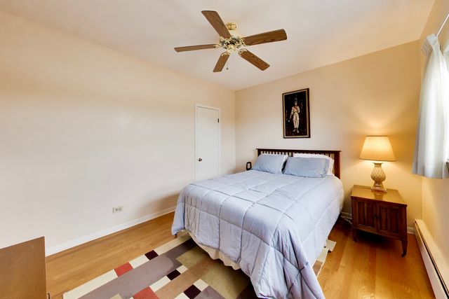 6040 N TROY Street 401, Chicago, IL 60659