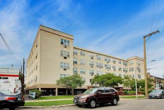 6040 N TROY Street 401, Chicago, IL 60659