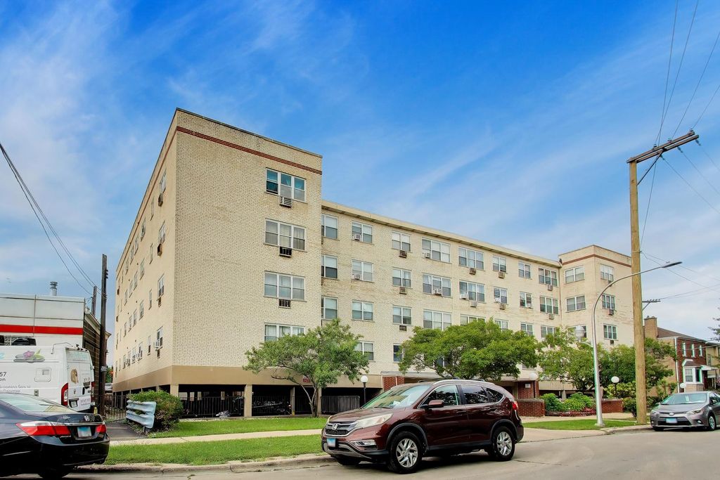 6040 N TROY Street 401, Chicago, IL 60659