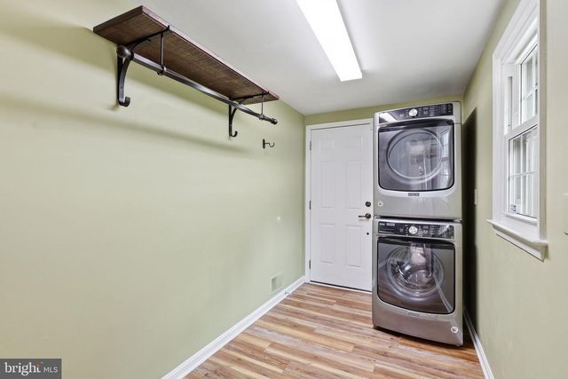 11913 HOLLY SPRING DR, Great Falls, VA 22066
