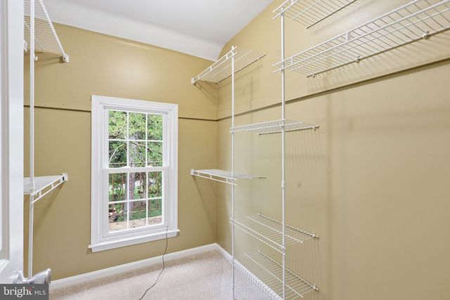 11913 HOLLY SPRING DR, Great Falls, VA 22066