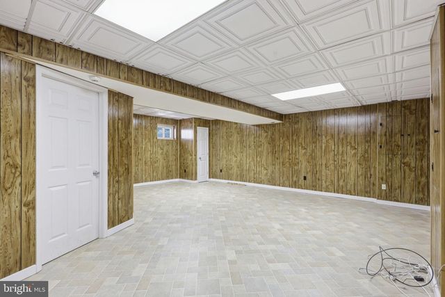 11913 HOLLY SPRING DR, Great Falls, VA 22066