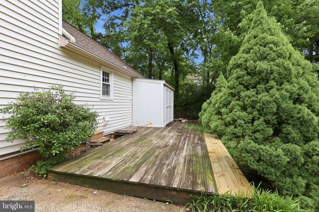 11913 HOLLY SPRING DR, Great Falls, VA 22066