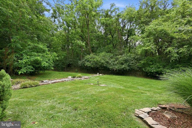 11913 HOLLY SPRING DR, Great Falls, VA 22066