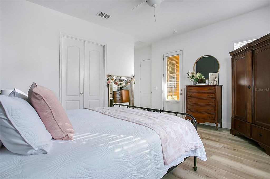 Image 15 of property listing at 13795 ELIOT AVENUE, Orlando, FL 32827