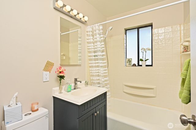 9328 31st Avenue SW, Seattle, WA 98126