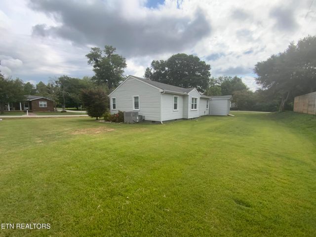 1201 Blossom Lane, Kingston, TN 37763