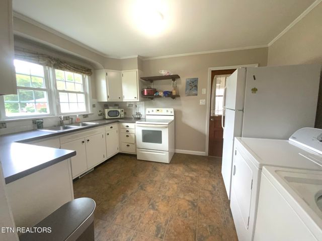 1201 Blossom Lane, Kingston, TN 37763