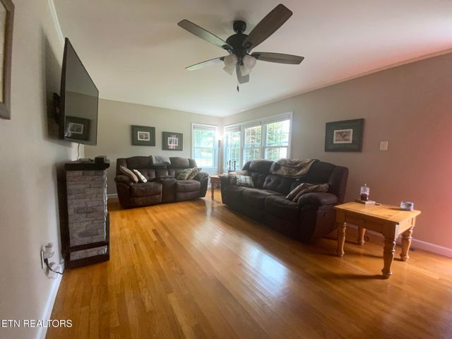 1201 Blossom Lane, Kingston, TN 37763