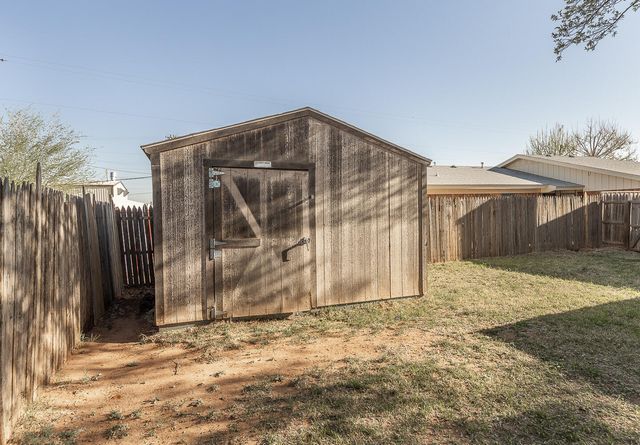 7404 Fir Avenue, Lubbock, TX 79404