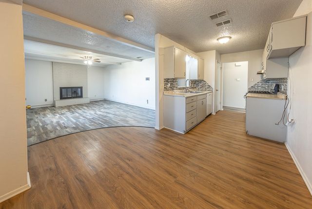 7404 Fir Avenue, Lubbock, TX 79404