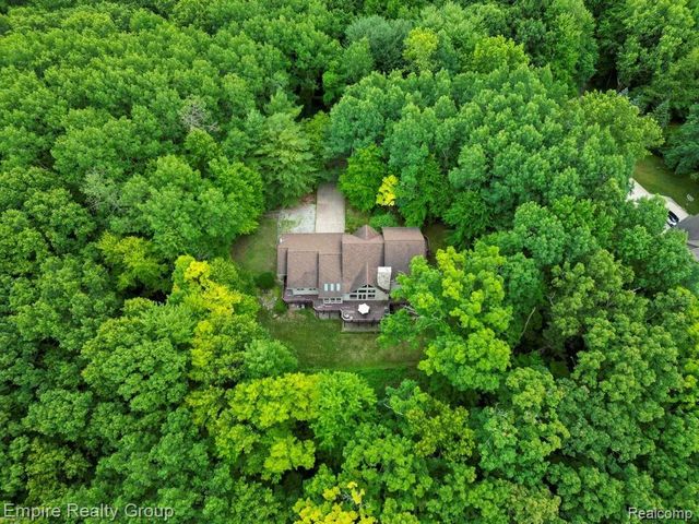 2111 Oak Terrace, Ortonville, MI 48462