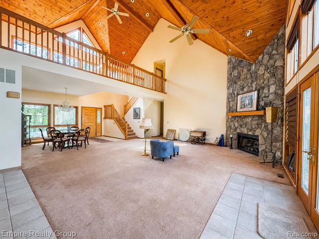2111 Oak Terrace, Ortonville, MI 48462