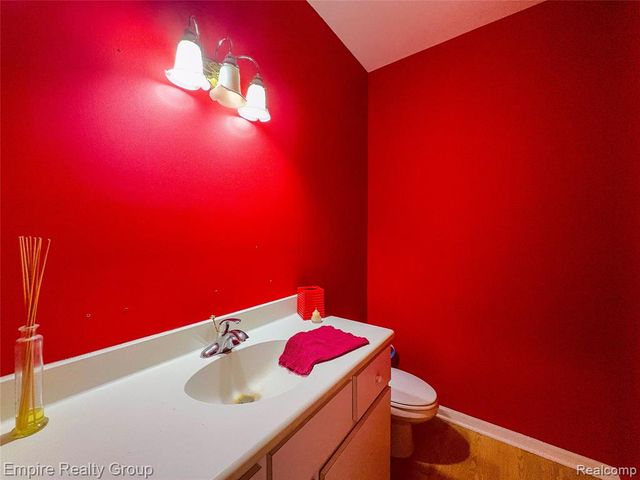 2111 Oak Terrace, Ortonville, MI 48462