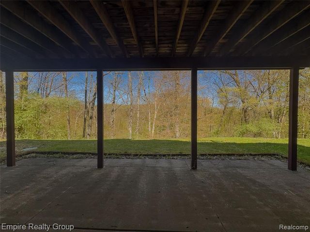 2111 Oak Terrace, Ortonville, MI 48462