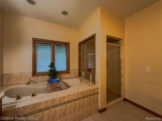 2111 Oak Terrace, Ortonville, MI 48462