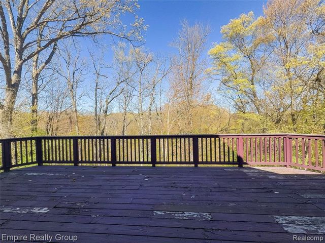 2111 Oak Terrace, Ortonville, MI 48462