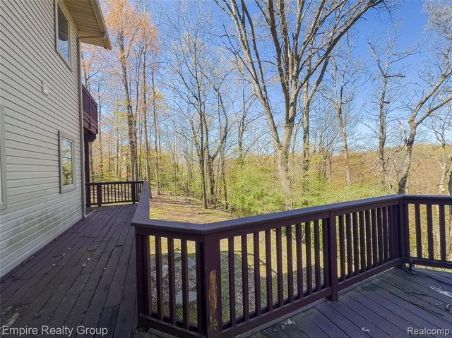 2111 Oak Terrace, Ortonville, MI 48462