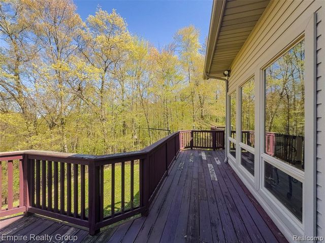 2111 Oak Terrace, Ortonville, MI 48462