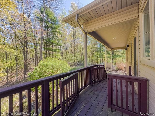 2111 Oak Terrace, Ortonville, MI 48462