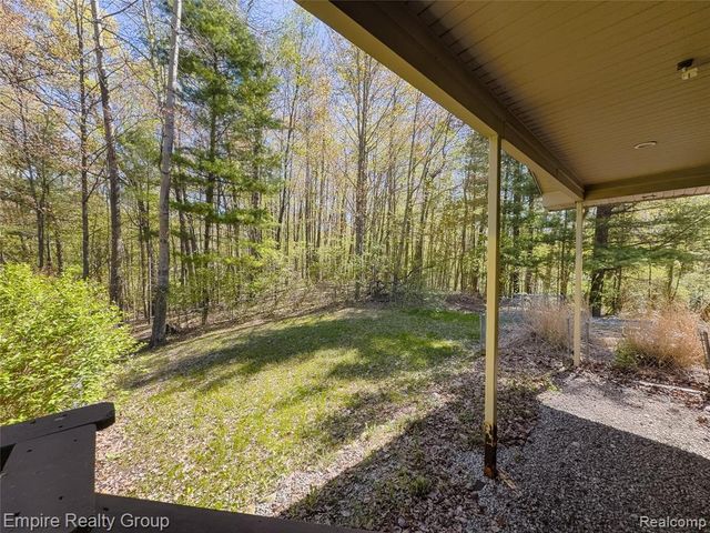 2111 Oak Terrace, Ortonville, MI 48462