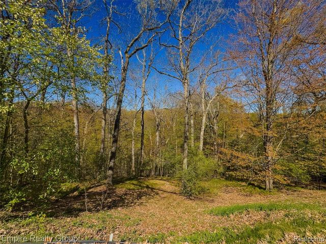 2111 Oak Terrace, Ortonville, MI 48462