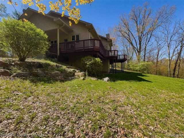 2111 Oak Terrace, Ortonville, MI 48462