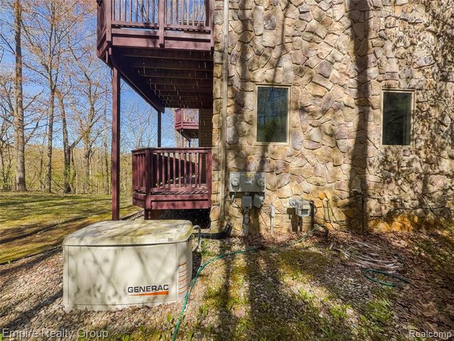 2111 Oak Terrace, Ortonville, MI 48462
