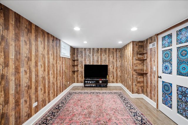 2455 Rhodes Avenue, River Grove, IL 60171