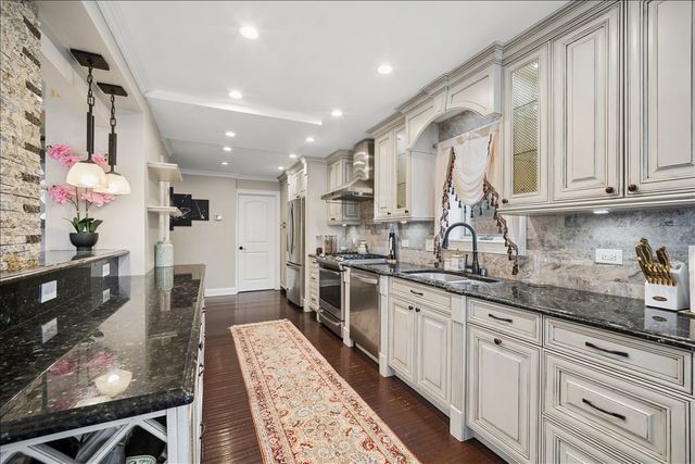 2455 Rhodes Avenue, River Grove, IL 60171