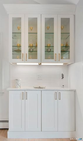 17 College Street, Old Saybrook, CT 06475