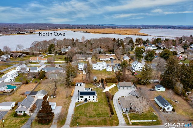 17 College Street, Old Saybrook, CT 06475