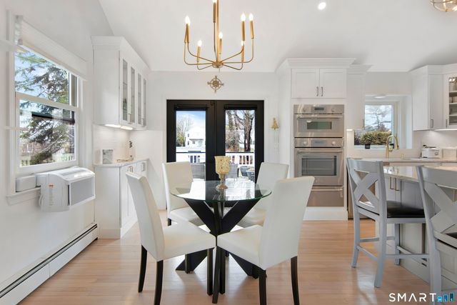 17 College Street, Old Saybrook, CT 06475