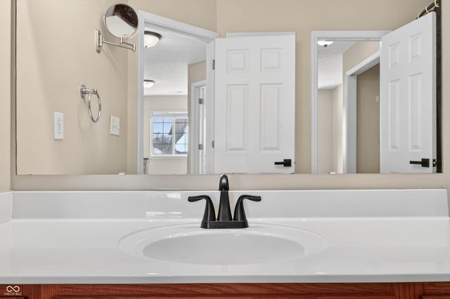 5816 Beacon Cove Way 29, Indianapolis, IN 46237