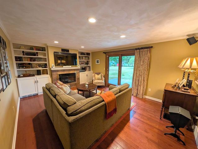 824 Suffolk Drive, Janesville, WI 53546