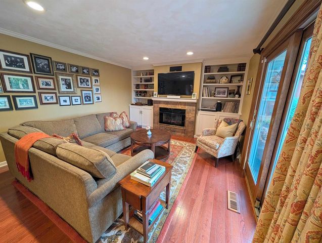 824 Suffolk Drive, Janesville, WI 53546