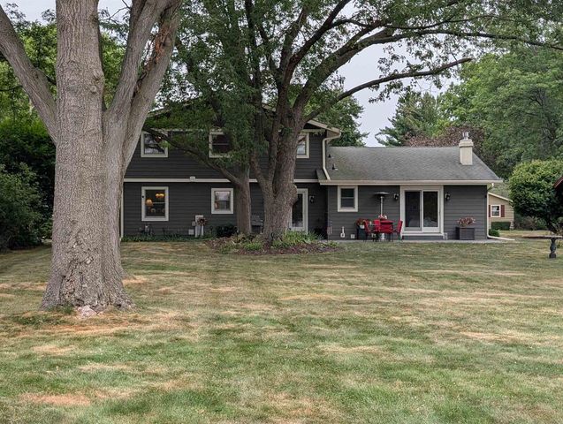 824 Suffolk Drive, Janesville, WI 53546