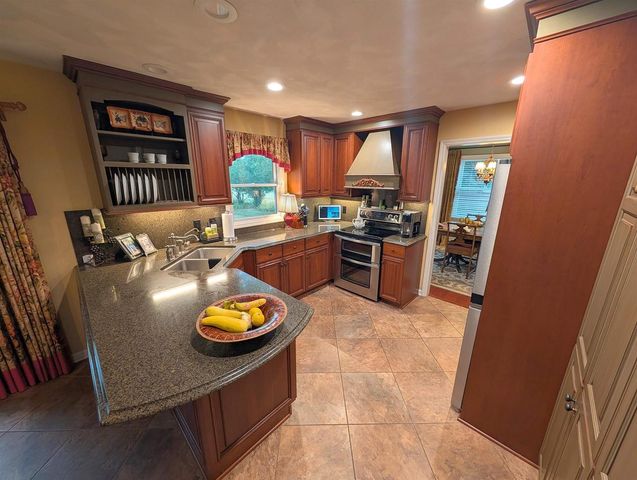 824 Suffolk Drive, Janesville, WI 53546