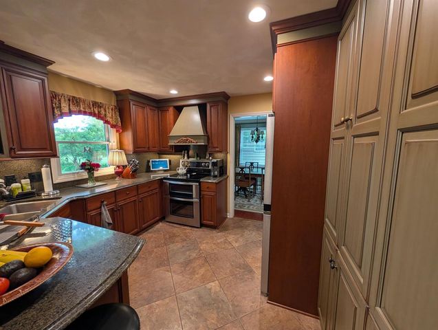 824 Suffolk Drive, Janesville, WI 53546
