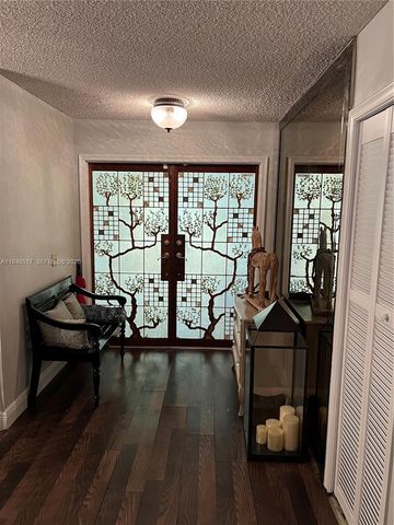 10140 NW 21st Ct, Pembroke Pines, FL 33026