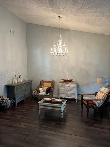 10140 NW 21st Ct, Pembroke Pines, FL 33026