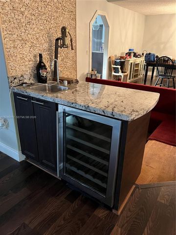 10140 NW 21st Ct, Pembroke Pines, FL 33026