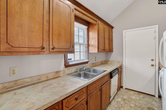 105 Field Pine Avenue, Hopkins, SC 29061